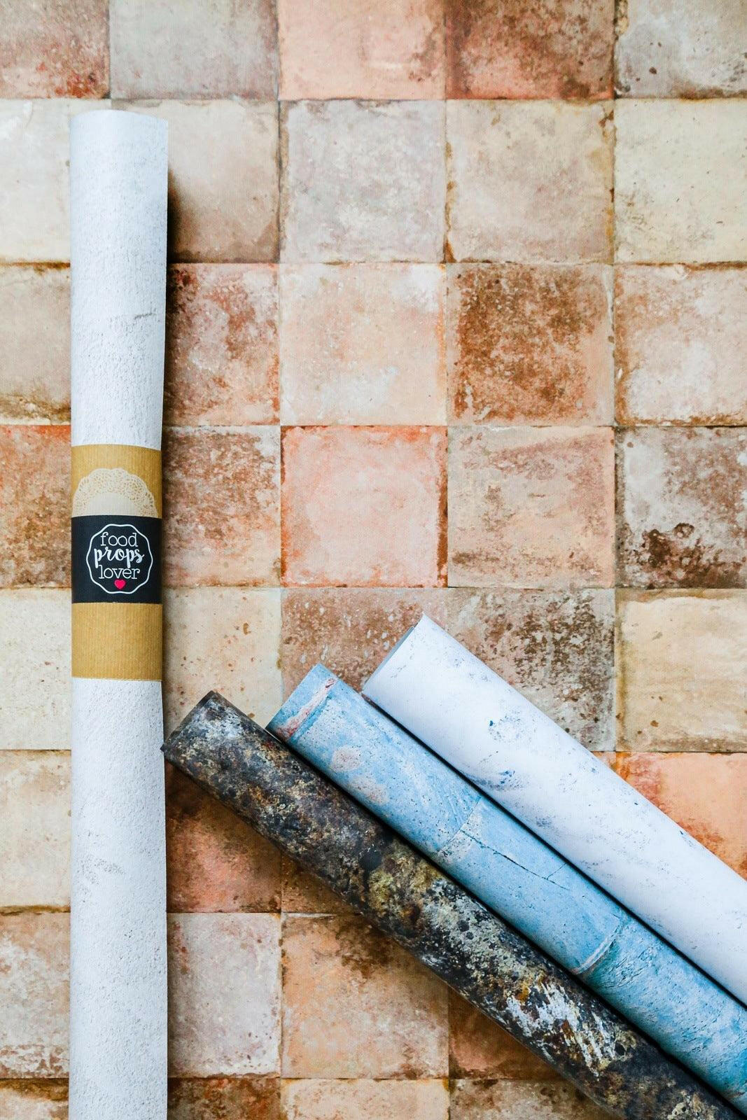 Piastrelle esagonali, dal design ultra-moderno e dallo stile minimal chic, sono il must-have sia per scatti flatlay che per un effetto parete impeccabile. Il suo aspvinileBIANCO OTTICO