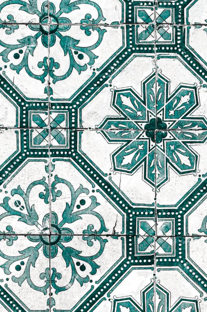 Queste piastrelle antiche, consumate dal trascorrere del tempo, evocano ricordi dolci e lontani. La delicatezza del verde, non troppo vivace, le rende ancor più suggvinileABETE