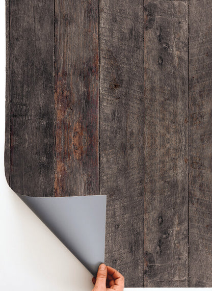 Sfondo fotografico per food photography in vinile con effetto legno  scuro a doghe, rustico e vissuto, perfetto per scatti caldi e autentici.