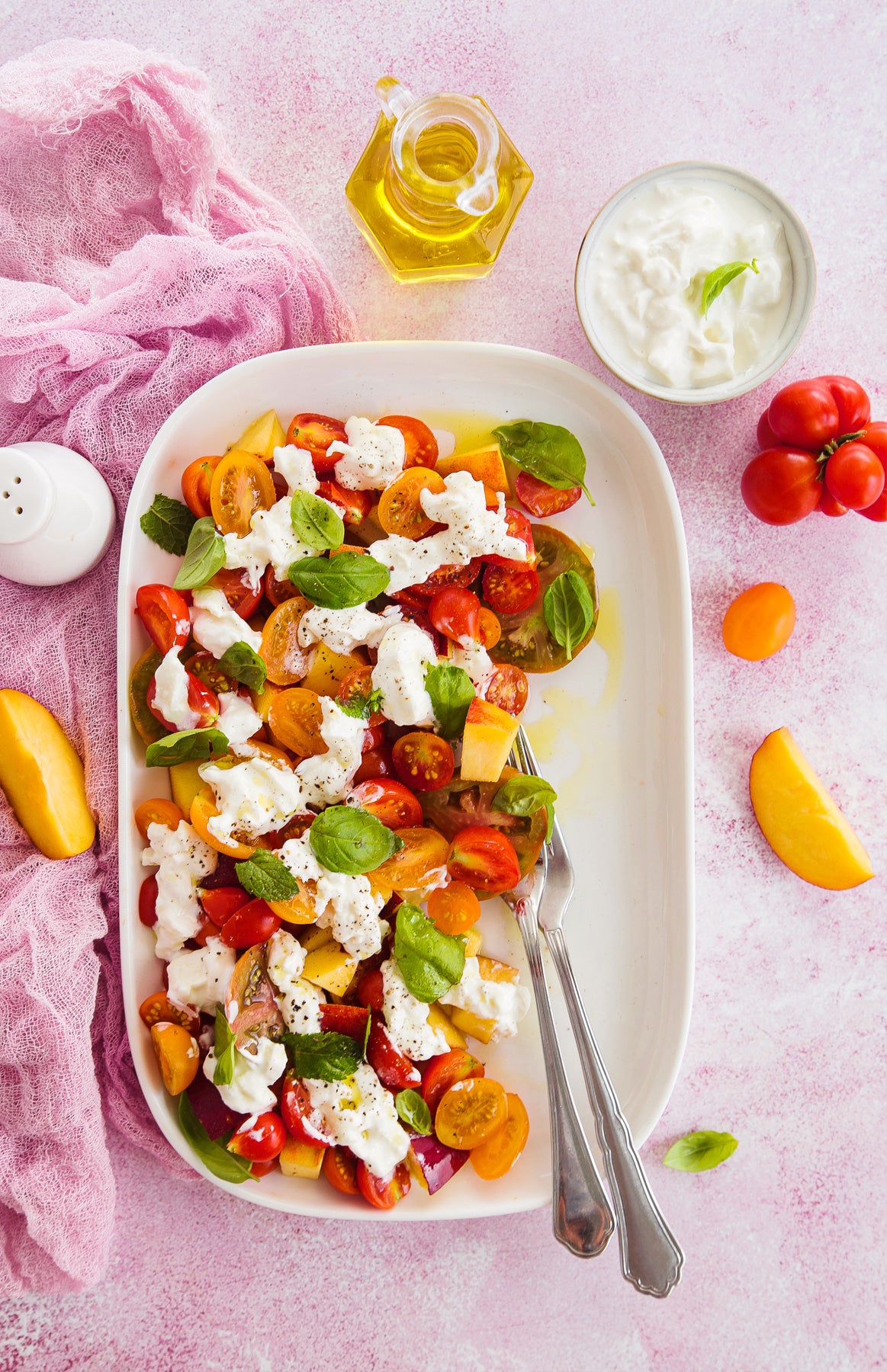 Sfondo fotografico rosa cipria in vinile, con superficie opaca e delicata, perfetto per fotografie di dolci, cosmetici e oggetti dallo stile femminile e romantico