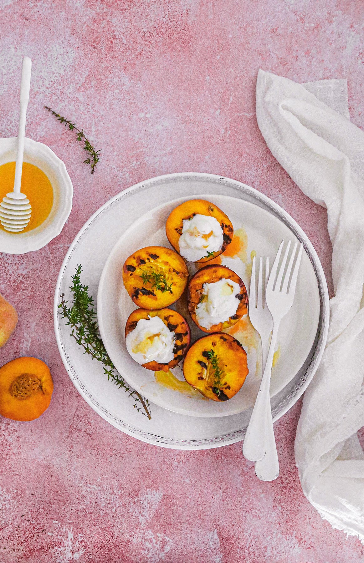 Sfondo fotografico rosa cipria in vinile, con superficie opaca e delicata, perfetto per fotografie di dolci, cosmetici e oggetti dallo stile femminile e romantico