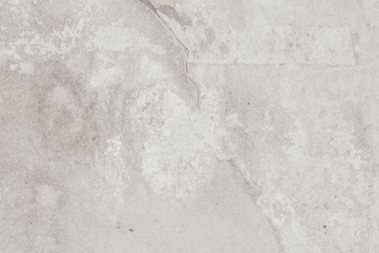 Sfondo Luna in vinile effetto pietra neutra, con venature e macchie tenui. Perfetto per set delicati e fotografia food.