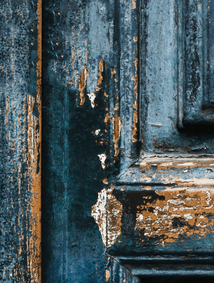 Sfondo fotografico BLU, con vecchia porta dipinta e vernice scrostata. Ideale per un look rustico e autentico, perfetto per food photography