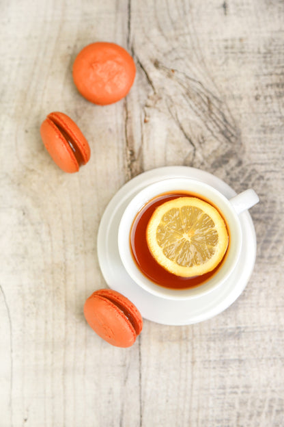 Sfondo fotografico CREMA in vinile effetto legno chiaro invecchiato, neutro e raffinato, ideale per scatti di cibo rustico e autentico.
