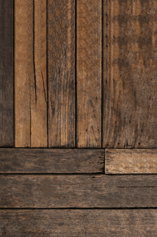 Sfondo fotografico IROKO in vinile, con doghe intrecciate in orizzontale e verticale, perfetto per scatti rustici e tradizionali di cibo casalingo.