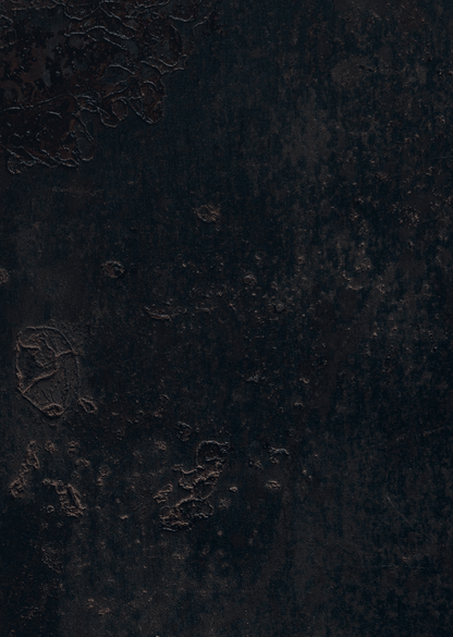 Sfondo fotografico scuro rigido effetto materico, con superficie opaca e profonda, ideale per fotografie di food e prodotto dallo stile drammatico.
