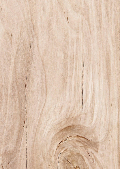 Sfondo fotografico con legno senza doghe, caratterizzato da una superficie che richiama il legno di pino, con tonalità chiare e una texture liscia. 