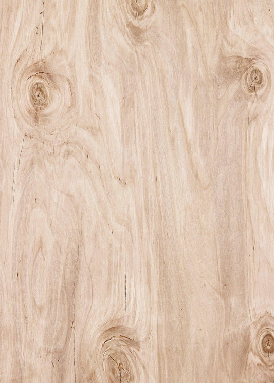 Sfondo fotografico on legno senza doghe, caratterizzato da una superficie che richiama il legno di pino, con tonalità chiare e una texture liscia. 