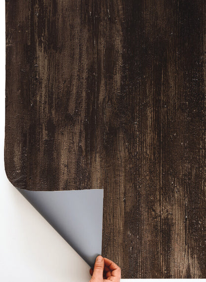 Sfondo fotografico per food photography in vinile con effetto legno scuro, rustico e vissuto, senza doghe.