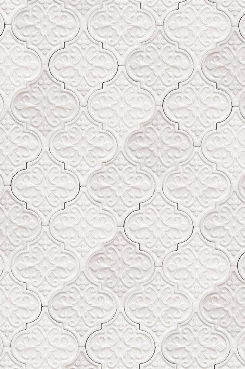 Sfondo fotografico rigido 'Alghero' con piastrelle decorative bianche in rilievo su superficie opaca, ideale per scatti flatlay e fotografie frontali di food