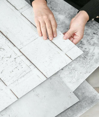 Il marmo è una superficie intramontabile, resistente, associata a pulizia e minimalismo. La moderna e luminosa superficie di questo sfondo fotografico lo rende idealpannello rigidoTRANI